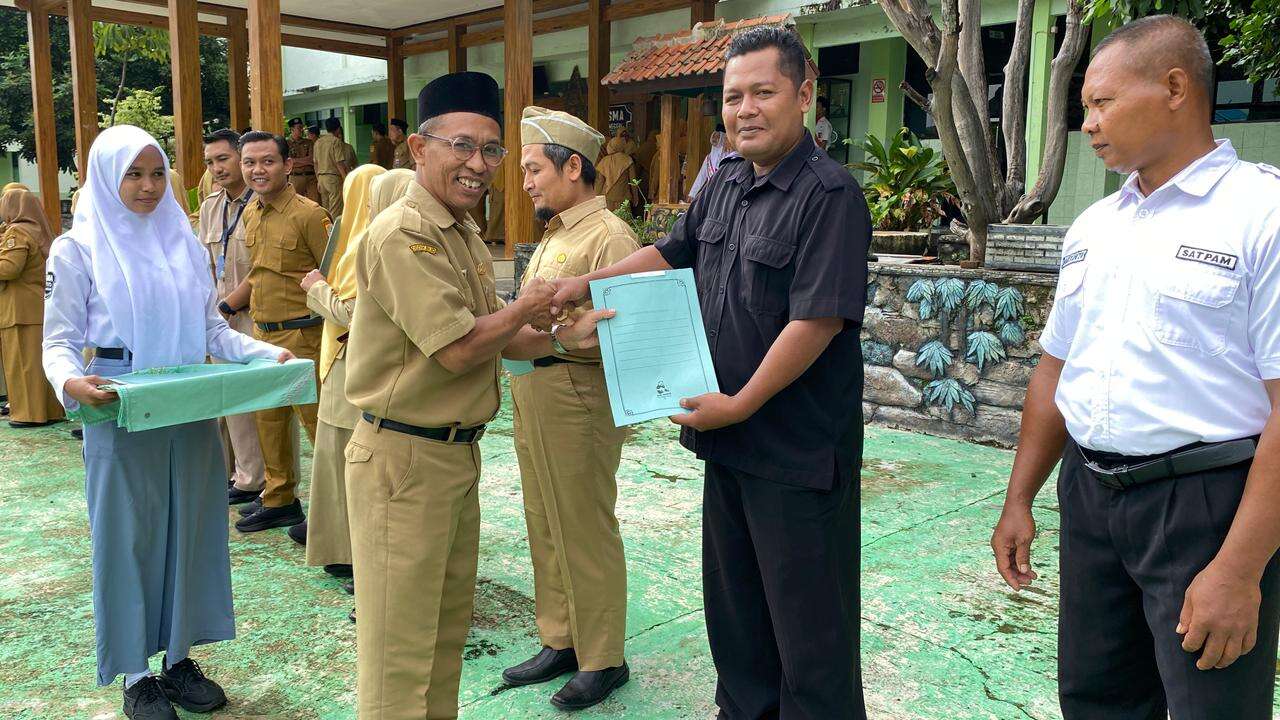 BACK TO SCHOOL SMA NEGERI 1 MOJOGEDANG